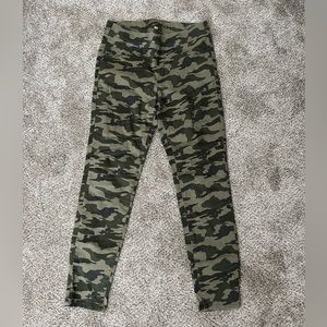 Jag jeans pull on jeans pants / jeggings • camo • size small